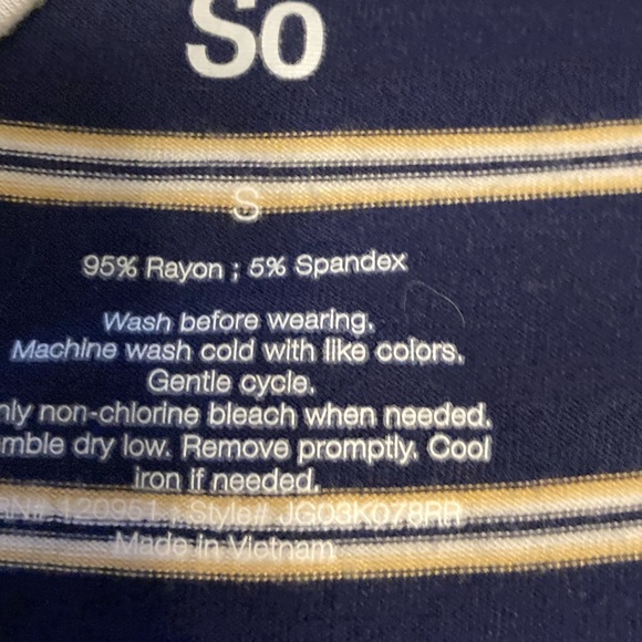 👚(bundle 4 items w/👚for $16) Striped top by So - Picture 7 of 7